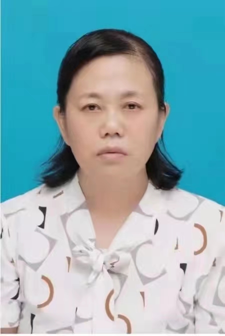 邱爱芳（高二政治备课组长）