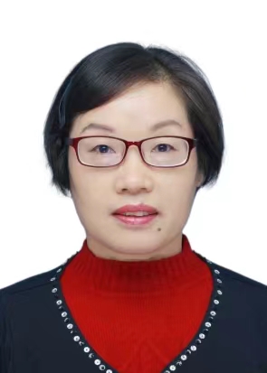 王倩莹 （高三语文备课组长）