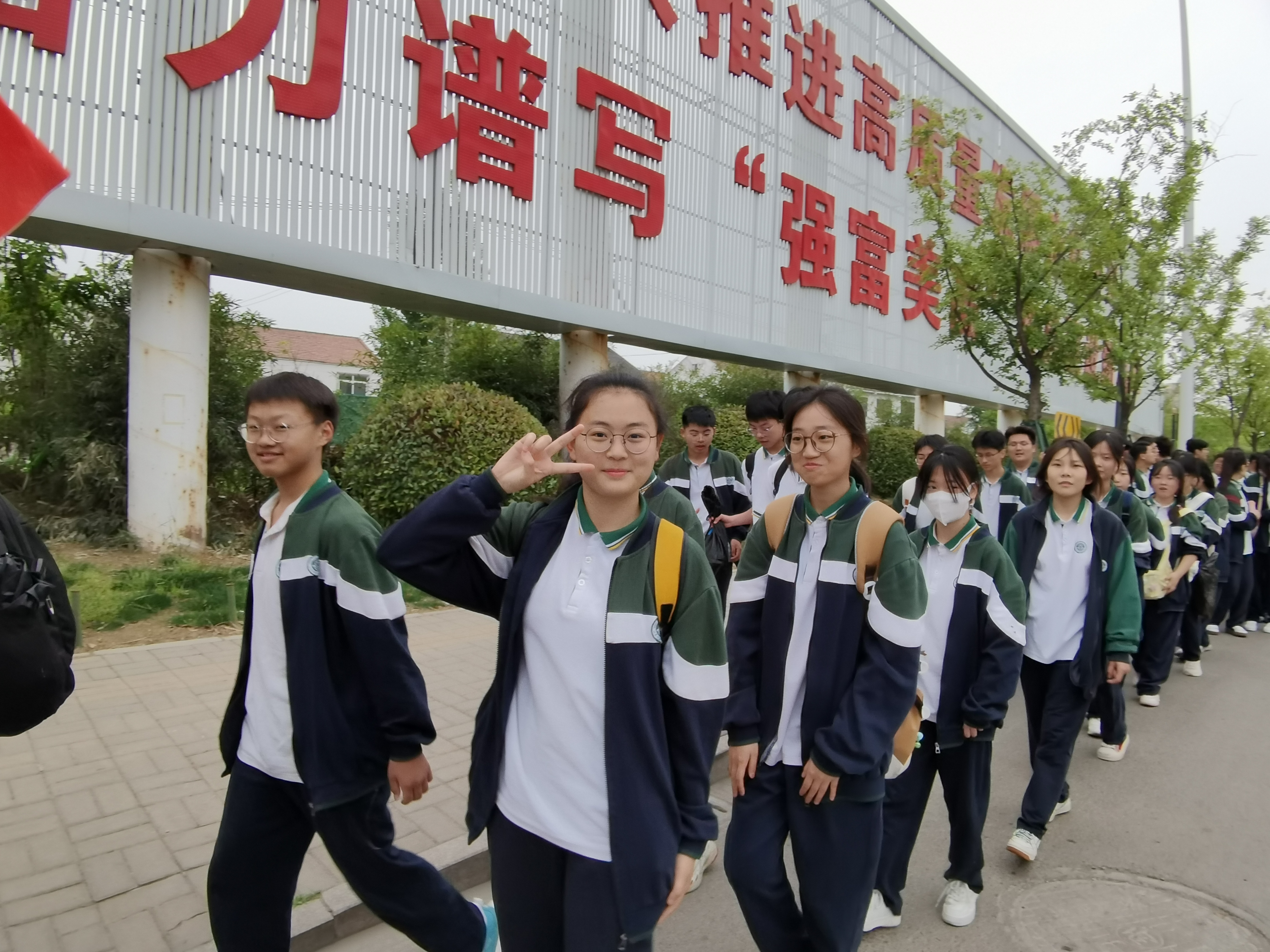 成长在树恩| 树恩青年，用脚步丈量世界